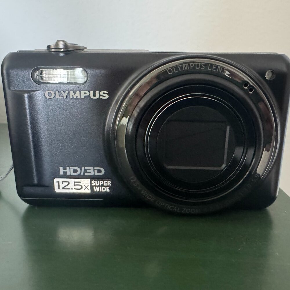 Olympus VR-330 14.0MP Digital Camera Tested and Working